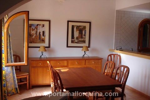 Cocina y área de comer