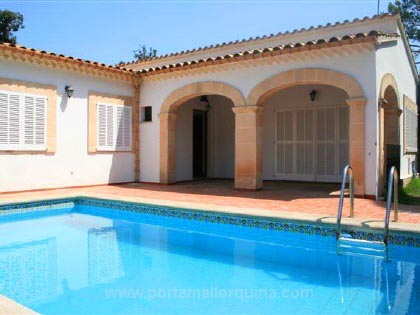 Villa en Cala San Vicente para vender