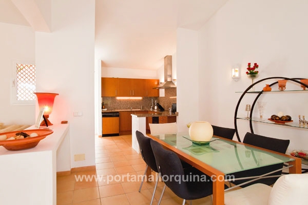 Cocina y área de comer