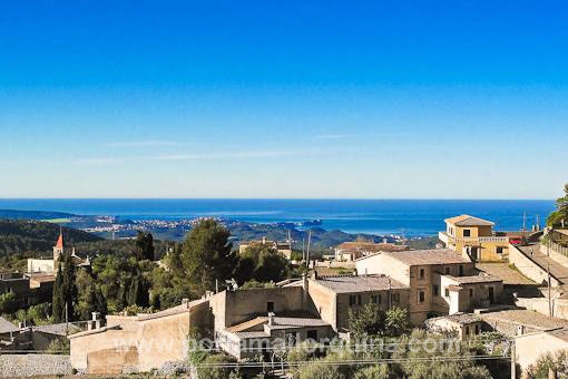 Única vista sobre el pueblo Galilea y la Bahía de Palma