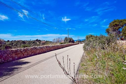 Acceso de la finca rústica