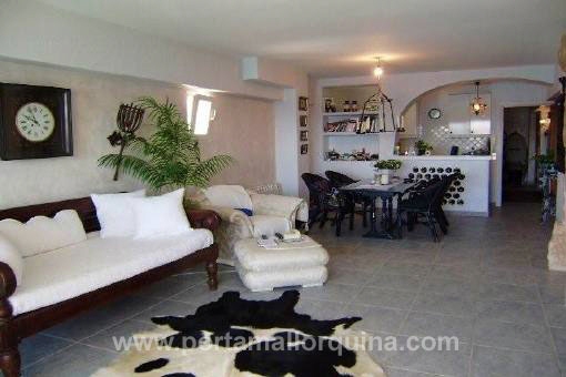 Salón con cocina americana