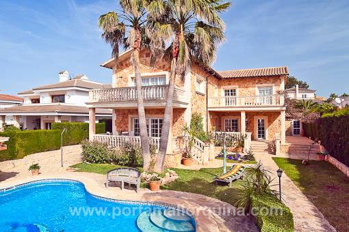 Villa en Bahia Azul