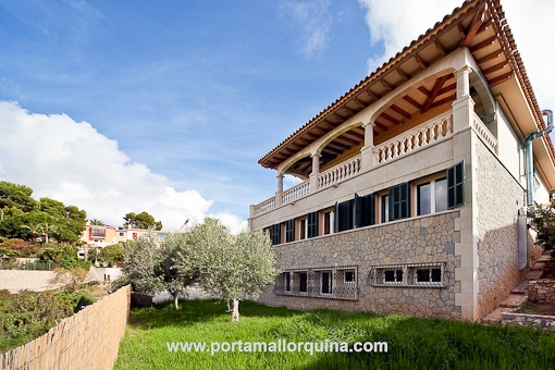 Villa en Bonanova para vender
