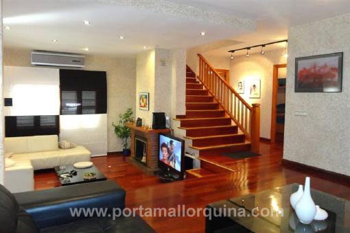 Salón con esculera