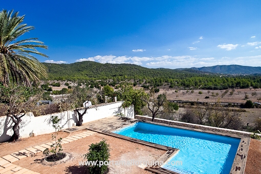Vistas fantásticas a la piscina y la paisaje