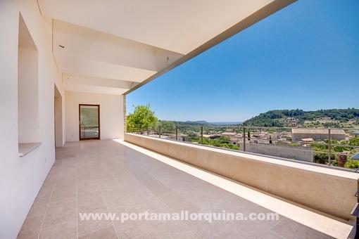 106271-chalet-manacor-de-la-vall-covered-terrace-view