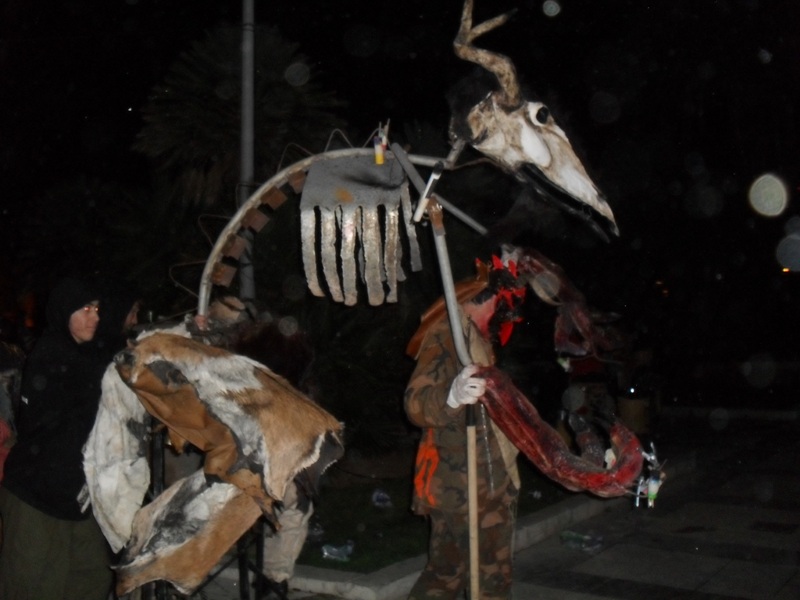 Demonios contra el Malo