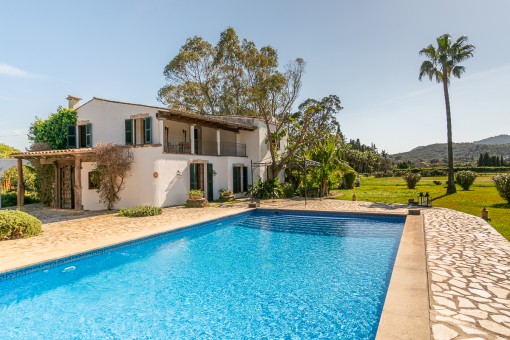 Finca típica con piscina en un entorno pintoresco a sólo 3 km de Pollença y la playa