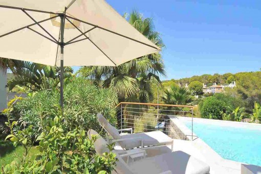 Moderno chalet con piscina y estancias luminosas en Sol de Mallorca