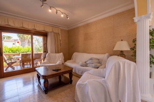 Salón con acceso a la terraza