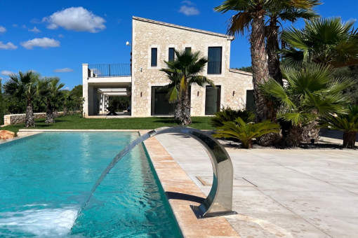 Impresionante finca de nueva construcción con piscina y maravillosas vistas panorámicas cerca de Mondragó