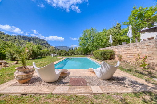 Espaciosa Villa en plena naturaleza con preciosas vistas a montañas y un jardin de ensueño