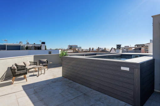 Terraza en la azotea con piscina