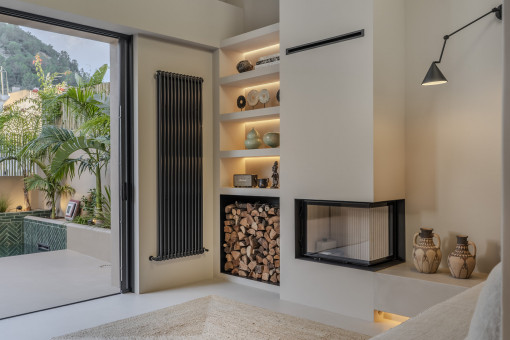 Chimenea en la zona de estar