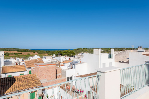 Vista panoramica al mar