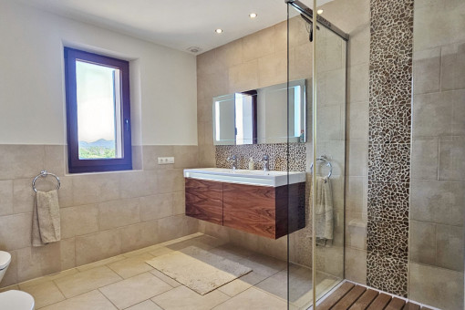 Baño privado, dormitorio principal