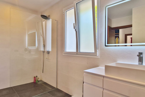 Baño dormitorio principal