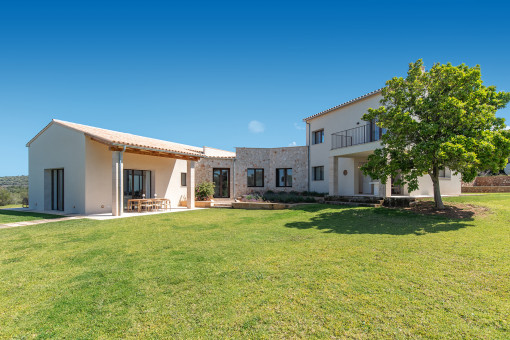 Zonas exteriores ideales para el descanso y reuniones sociales