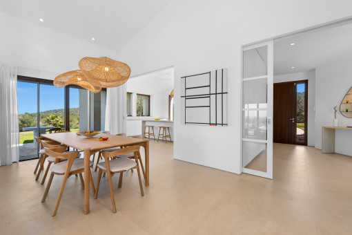 Comedor con acceso directo a la terraza