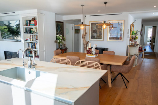 Cocina abierta con comedor