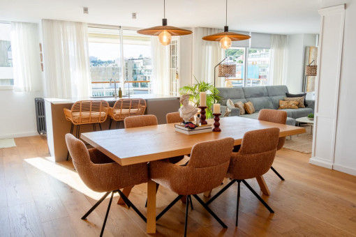 Comedor con cocina abierta