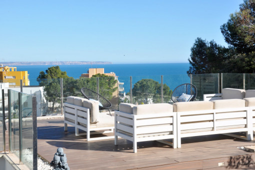 Vistas al mar y arquitectura moderna