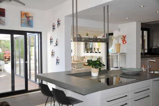 Cocina de diseño con isla central
