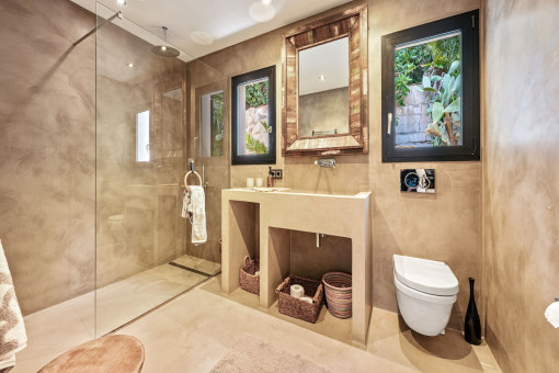 Baño moderno con ducha