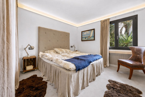 Dormitorio con ambiente tranquilo