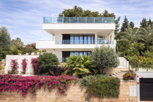 Villa with Sea Views, Pool and Guest Apartment in San Agustí available in July and August