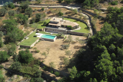 Finca exclusiva con gran jardín y piscina de agua salada rodeada de naturaleza