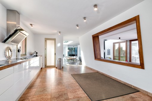 Espaciosa cocina moderna