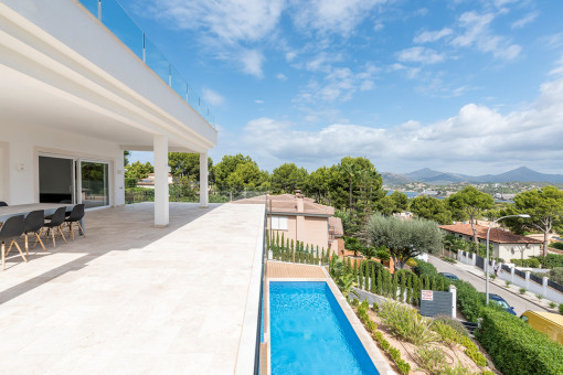 Elegante villa en ubicación privilegiada con vistas al mar en Santa Ponsa