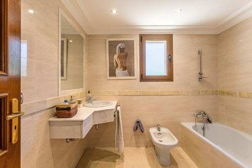 Uno de 8 baños en suite