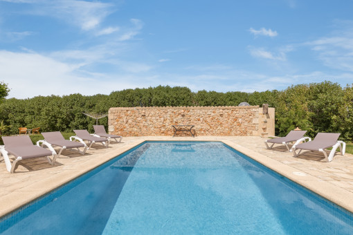 Hermosa piscina de agua salada