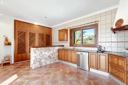 Cocina totalmente equipada de madera