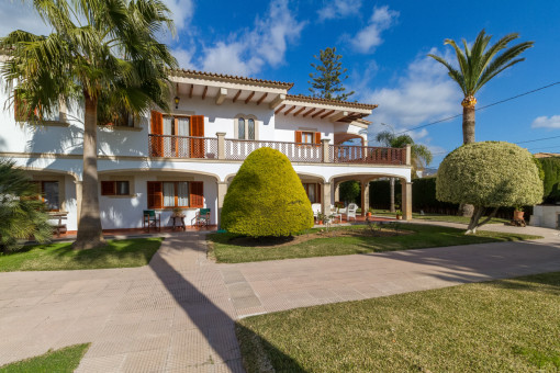 Vista exterior de la villa