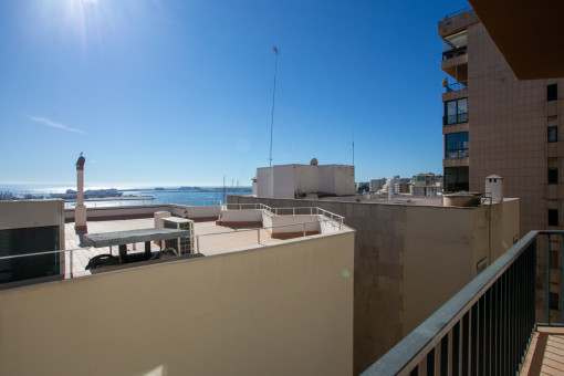 Balcón con vistas al mar