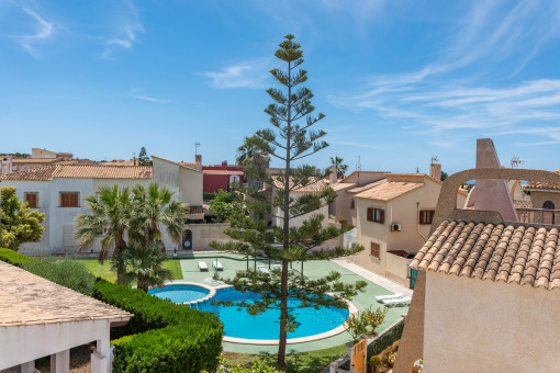 Vista a la piscina comunitaria