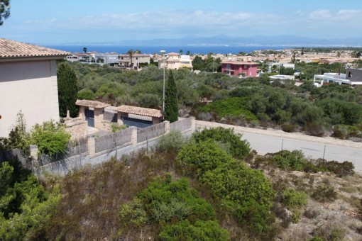 Parcela bien ubicada con vistas panorámicas y licencia de obra en vigor en Sa Torre