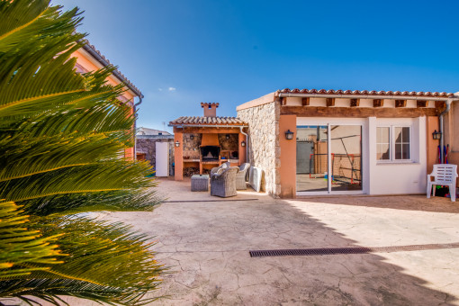 Acogedora casa de pueblo en las afueras de Campanet con interior moderno y proyecto para construir una piscina