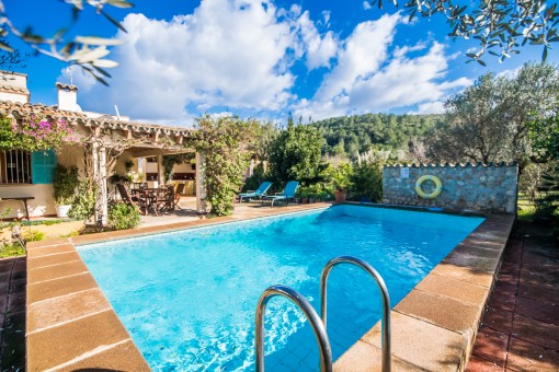 Piscina en una privacidad absoluta