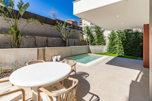 Moderno piso de obra nueva con piscina privada en una ubicación privilegiada en Palma