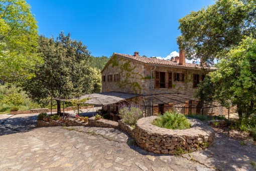 Estupenda finca dividida en 2 viviendas en paraje natural y privado de la Sierra de Tramuntana