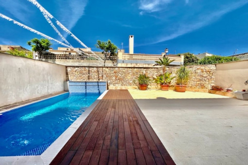 Moderna casa unifamiliar con piscina, garaje, calefacción central de gasoil y aire acondicionado en María de la Salut