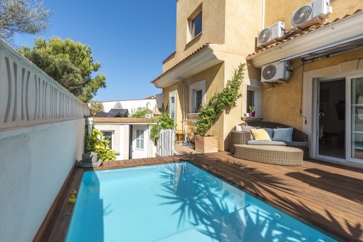 Terraza con piscina