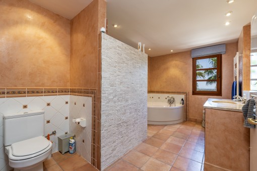 Baño con bañera