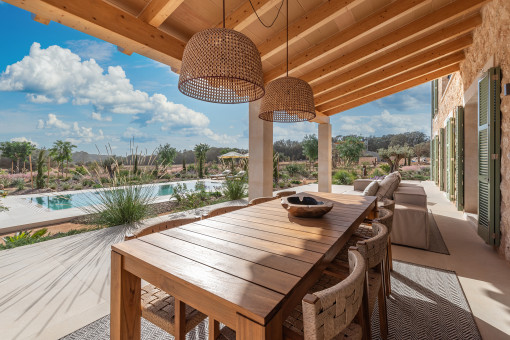 Terraza cubierta con vistas panorámicas