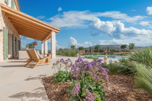 Jardín bellamente ajardinado